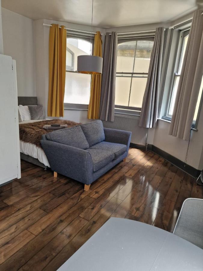 1 Comfortable Studio * Brighton